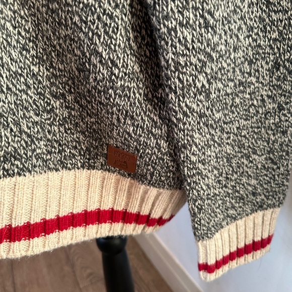 NEW Roots Cabin Knit sweater XXL Salt and Pepper Colour with elbow patches - Picture 2 of 7